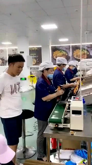 業(yè)務(wù)培訓(xùn)首日記 新員工與封口機(jī)的“相愛(ài)相殺”